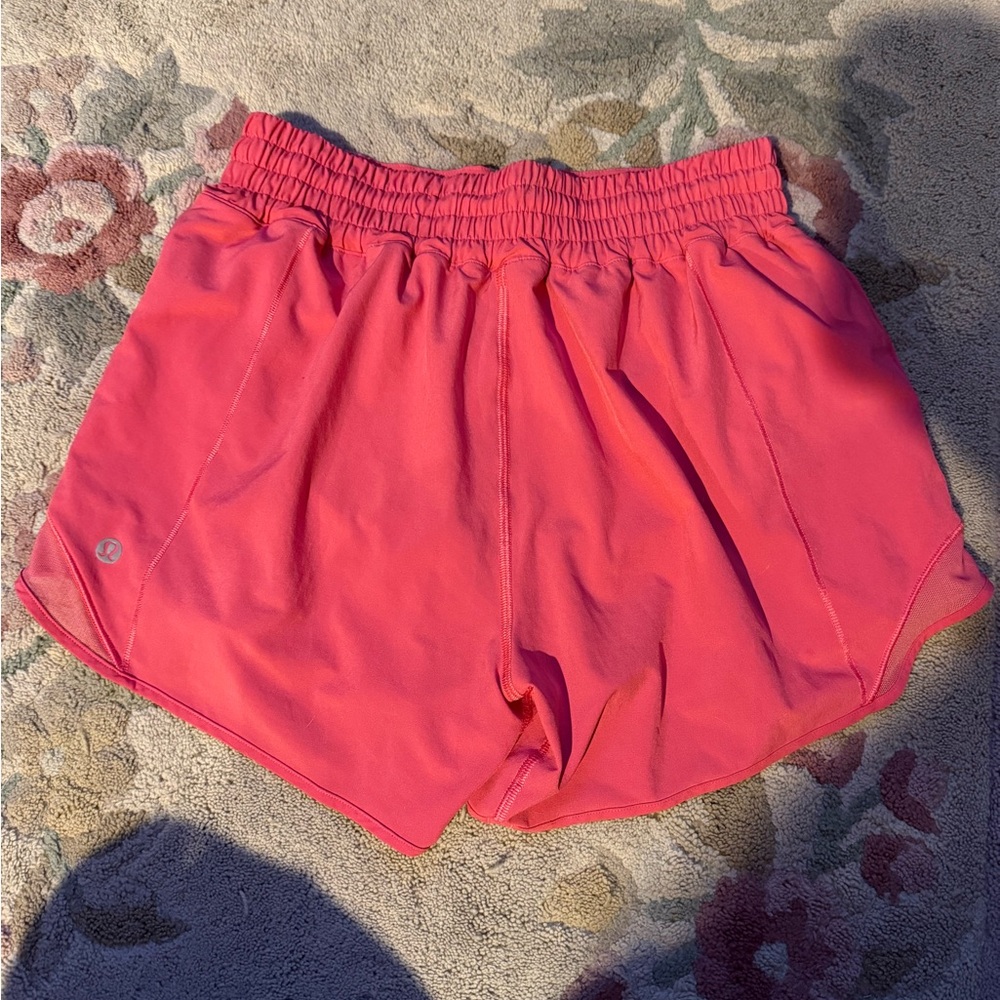 lululemon athletica hotty hot shorts - Picture 4 of 7